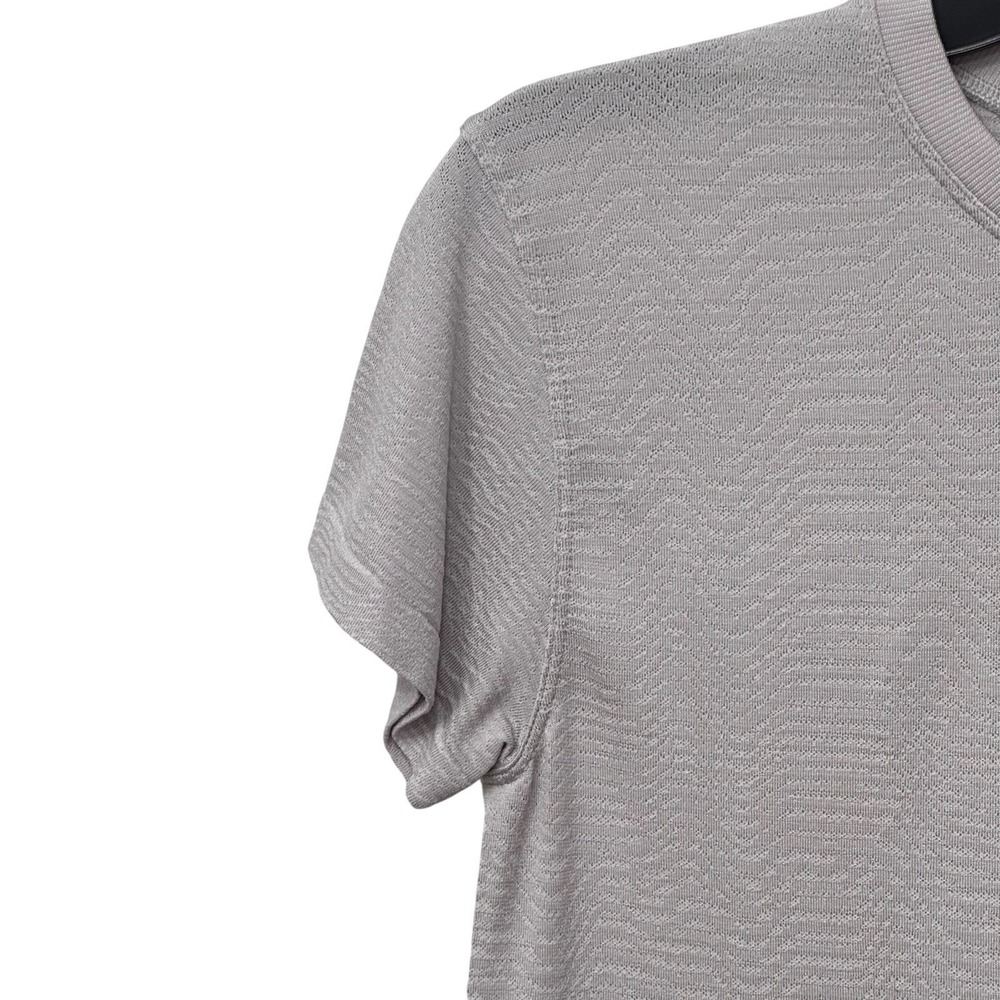 Lululemon Short Sleeve Shirt Women's Size Small Grey Cropped T-shirt - Picture 3 of 8